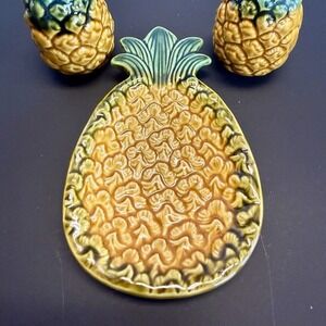 Vintage Anekona Hawaii ceramic pineapple plate and salt and pepper shakers.